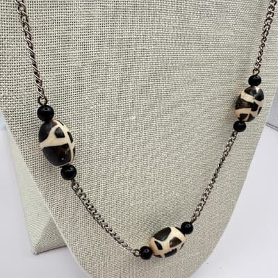 Vintage 90s Silver Tone Chain Necklace Cream & Black Spotted Oval Beaded Jewelry - Thumbnail 6