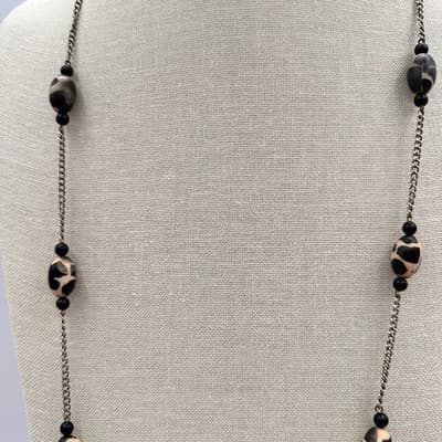 Vintage 90s Silver Tone Chain Necklace Cream & Black Spotted Oval Beaded Jewelry - Thumbnail 8