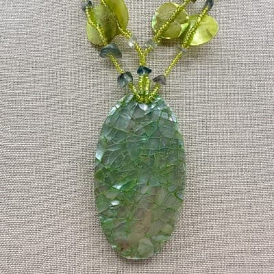 Vintage 80s Necklace Green Cracked Shell Pendant Disc Bead Multi-Strand Jewelry - Thumbnail 2