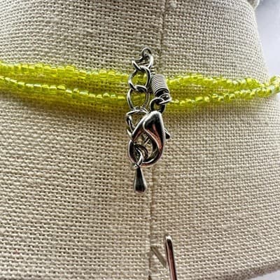 Vintage 80s Necklace Green Cracked Shell Pendant Disc Bead Multi-Strand Jewelry - Thumbnail 8