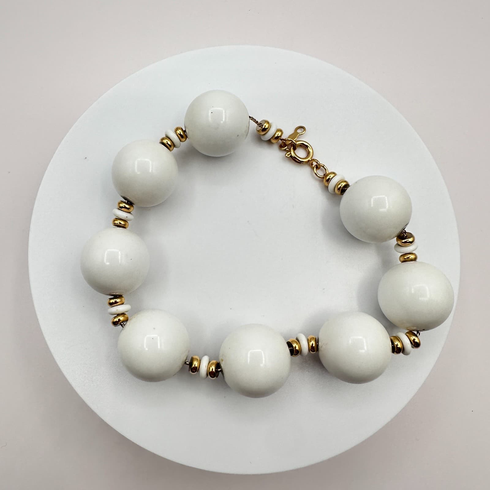 Vintage 80s White Oversized Bead Bracelet Gold Tone Chunky Statement Jewelry Bib - Thumbnail 2