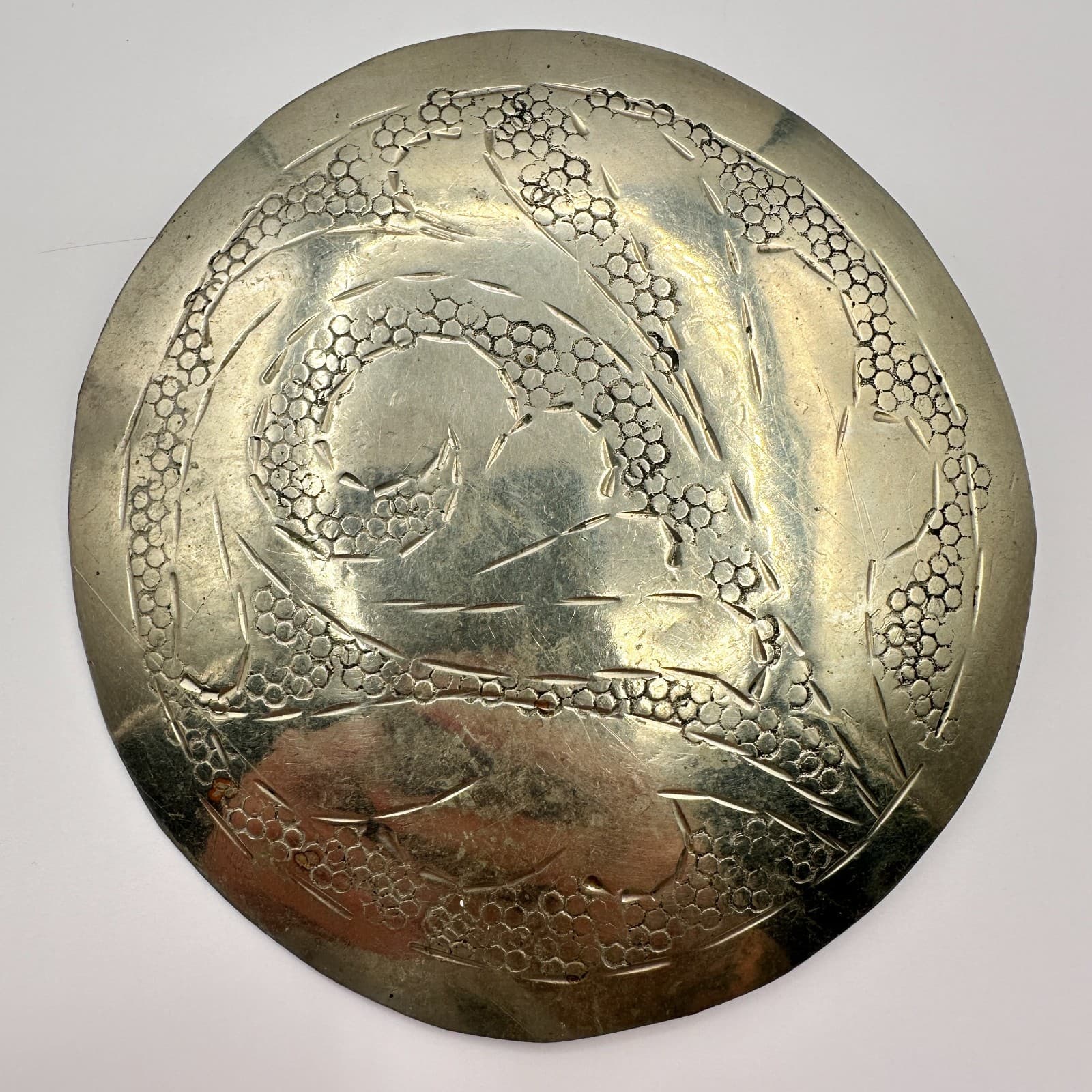 Vintage 80s Large Round Silver Tone Hammered Abstract Scroll Belt Concho Retro - Thumbnail 3