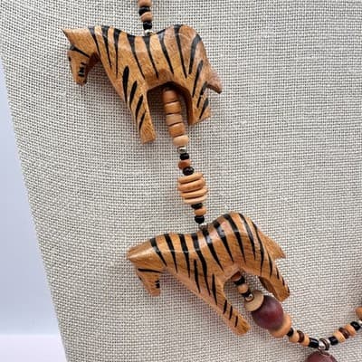 Vintage 90s Hand Carved Wooden Beaded Zebra Pendent Necklace Women's Jewelry Y2K - Thumbnail 3