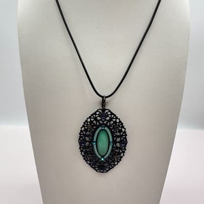Vintage 90s Boho Filigree Pendant Necklace Green Faux Stone Rhinestone Jewelry - Thumbnail 3