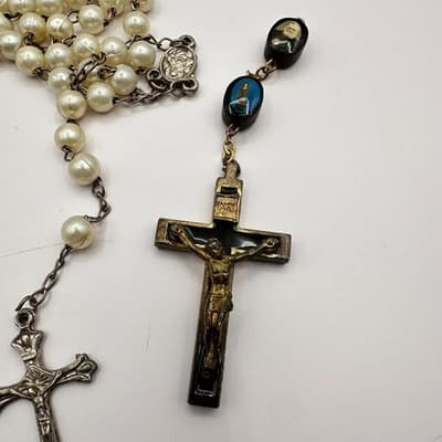 VTG 90s Catholic Rosary Faux Pearl Necklace Medugorje Virgin Mary Crucifix Set - Thumbnail 5