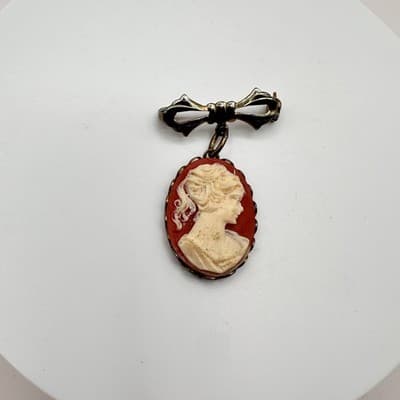 Vintage 80s Cameo Brooch Pin Gold Tone Bow Dangle Red White Portrait Classic Y2K - Thumbnail 3