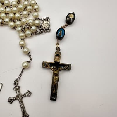VTG 90s Catholic Rosary Faux Pearl Necklace Medugorje Virgin Mary Crucifix Set - Thumbnail 6