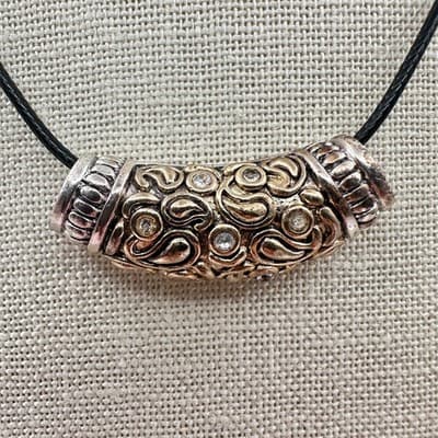 Vintage Y2K Black Cord Clear Crystal Bead Barrel Necklace Two-Tone Jewelry Bib