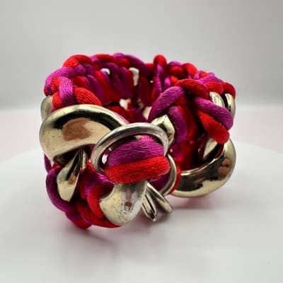 Vintage Y2K Chunky Gold Tone Curb Chain Bracelet Pink & Red Woven Rope Jewelry - Thumbnail 6