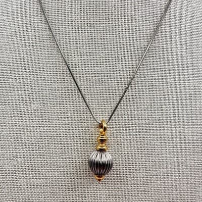 Vintage Y2K Gold/Silver Tone Snake Chain Ribbed Ball Pendant Necklace Jewelry - Thumbnail 6