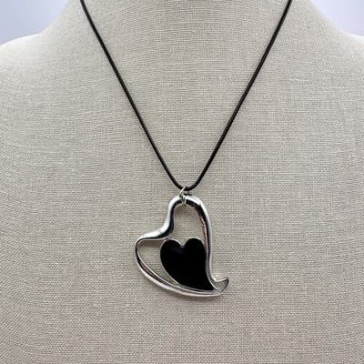 Vintage Y2K Black Cord Silver Tone Heart Pendant Necklace Boho Fashion Jewelry - Thumbnail 2