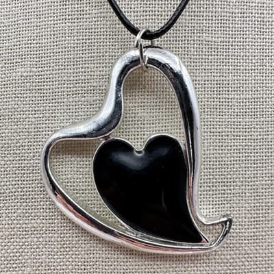 Vintage Y2K Black Cord Silver Tone Heart Pendant Necklace Boho Fashion Jewelry - Thumbnail 3
