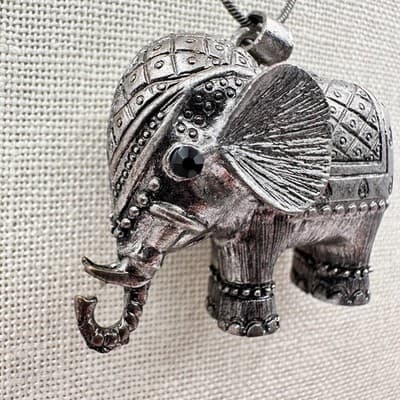 Vintage Y2K Black Rhinestone Silver Tone Elephant Pendant Necklace Jewelry 90s - Thumbnail 5