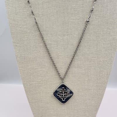 Vintage Y2K White House Black Market Silver Tone Blue Sodalite Clover Necklace - Thumbnail 2