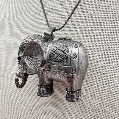 Vintage Y2K Black Rhinestone Silver Tone Elephant Pendant Necklace Jewelry 90s - Thumbnail 6