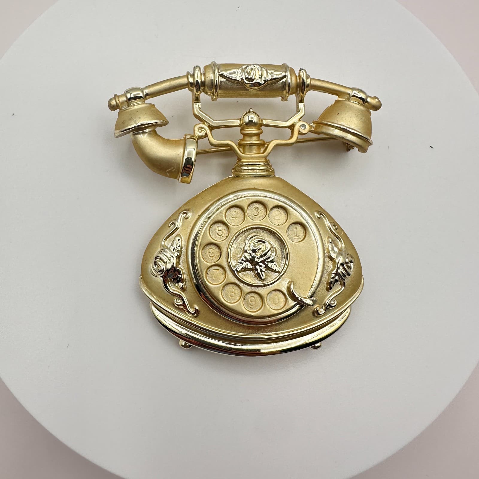 Vintage 80s Floral Rotary Telephone Brooch Pin Gold Tone Jewelry - Thumbnail 2