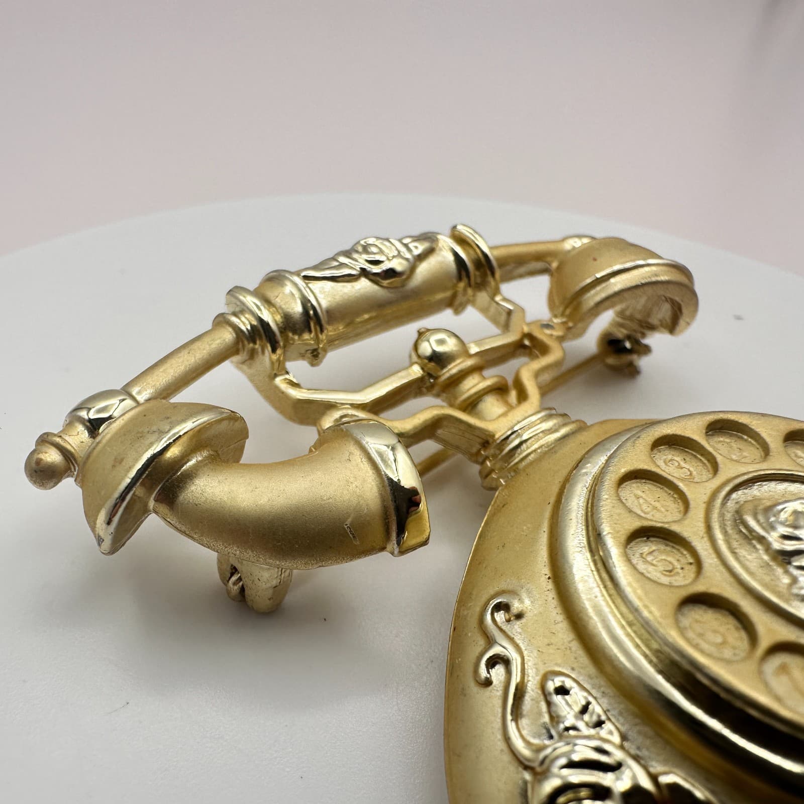 Vintage 80s Floral Rotary Telephone Brooch Pin Gold Tone Jewelry - Thumbnail 6