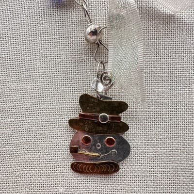 Vintage 90s Metal Snowman Pendant Silver Tone Beaded Necklace Ribbon Jewelry Y2K - Thumbnail 5