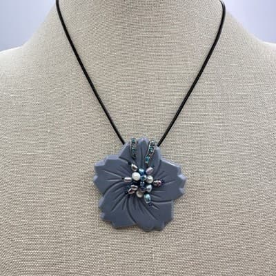 Vintage 90s Mixed Pearl Crystal Flower Pendant Necklace Silver Tone Jewelry Y2K - Thumbnail 3