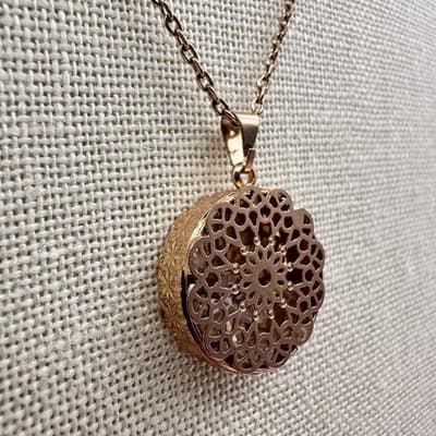 Vintage 90s Filigree Mandala Pendant Necklace Gold Tone Women's Jewelry - Thumbnail 6