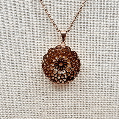 Vintage 90s Filigree Mandala Pendant Necklace Gold Tone Women's Jewelry - Thumbnail 3