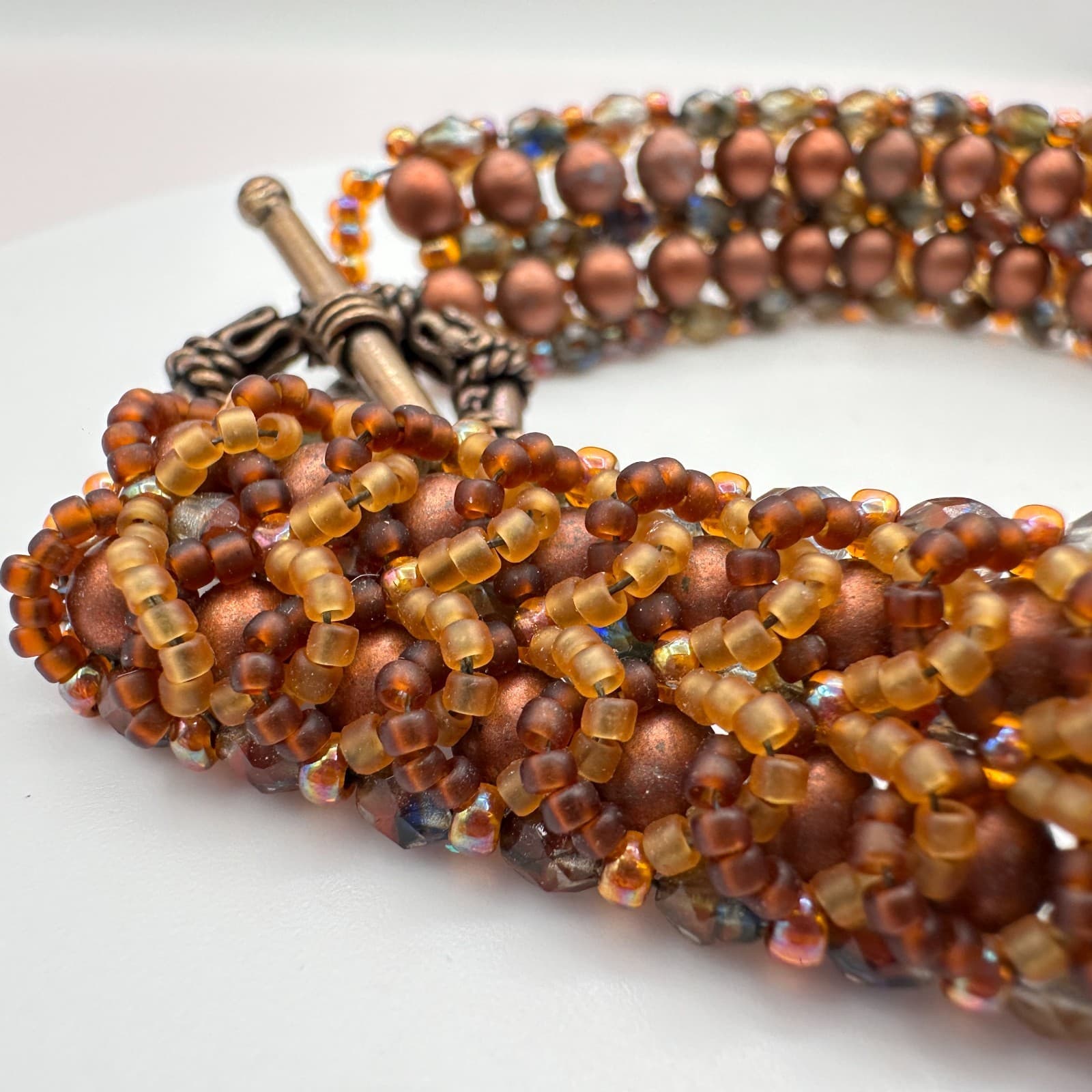 Vintage 90s Earth Tone Glass Pearl Beaded Bracelet Bronze Tone Toggle Jewelry - Thumbnail 2