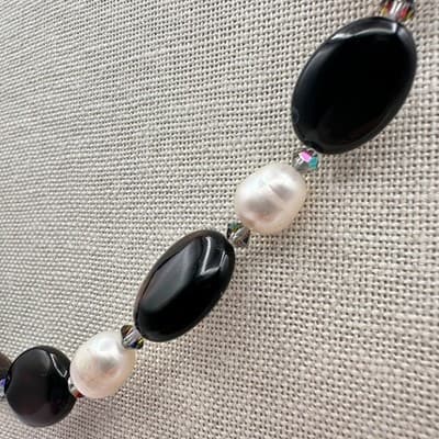 Vintage 90s Black Onyx White Pearl Beaded Necklace Silver Tone Women's Jewelry - Thumbnail 8