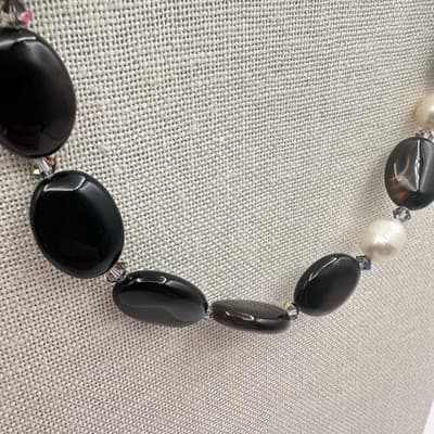 Vintage 90s Black Onyx White Pearl Beaded Necklace Silver Tone Women's Jewelry - Thumbnail 5
