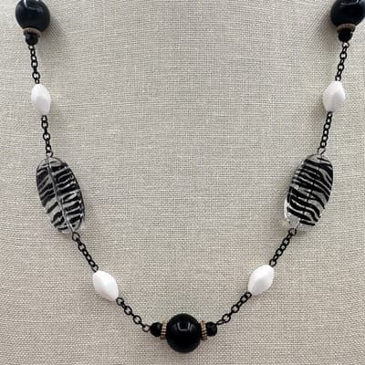 Vintage 80s Zebra Print Glass Bead Necklace Mod Statement Fashion Jewelry Y2K - Thumbnail 2
