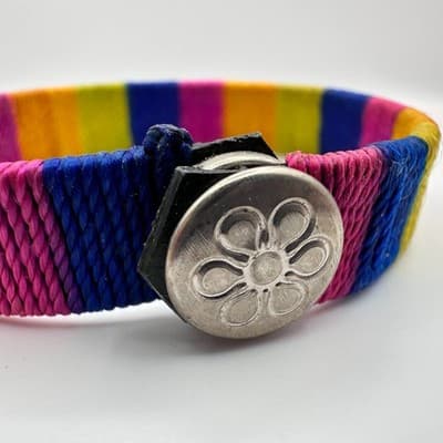 Vintage 90s Rainbow Woven Thread Bangle Bracelet Boho Flower Button Jewelry Y2K - Thumbnail 6