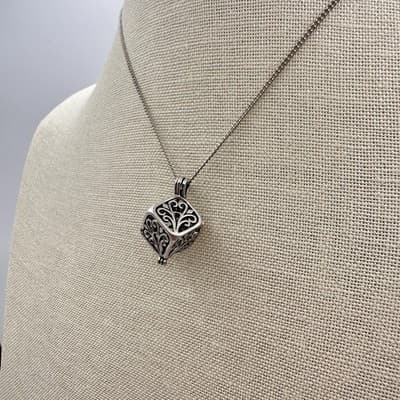 Vintage 90s Filigree Cube Locket Pendant Necklace Silver Tone Women's Jewelry - Thumbnail 6