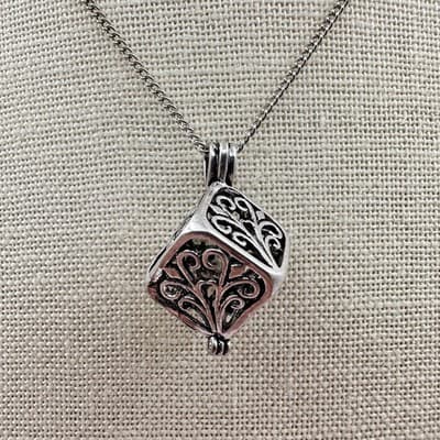 Vintage 90s Filigree Cube Locket Pendant Necklace Silver Tone Women's Jewelry - Thumbnail 4