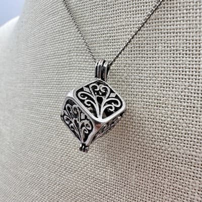 Vintage 90s Filigree Cube Locket Pendant Necklace Silver Tone Women's Jewelry - Thumbnail 5