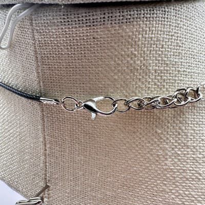 Vintage Y2K Silver/Gold Tone Textured Circle Pendant Necklace Women's Jewelry - Thumbnail 8