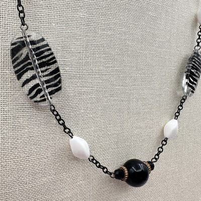 Vintage 80s Zebra Print Glass Bead Necklace Mod Statement Fashion Jewelry Y2K - Thumbnail 3