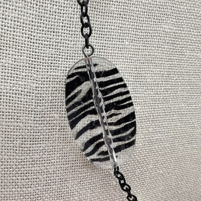 Vintage 80s Zebra Print Glass Bead Necklace Mod Statement Fashion Jewelry Y2K - Thumbnail 4