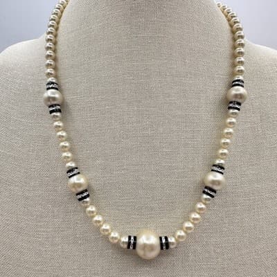 Vintage 80s Cream Faux Pearl Beads Statement Necklace Classic Fashion Jewelry - Thumbnail 2