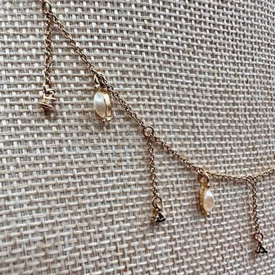 Vintage 90s Faux Pearl Clear Glass Dangle Charm Gold Tone Necklace Minimalist - Thumbnail 4