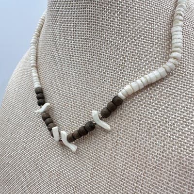 Vintage 90s Fetish Heishi Bird Necklace White Shell Brown Wood Bead Boho Jewelry - Thumbnail 6