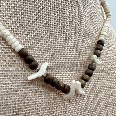 Vintage 90s Fetish Heishi Bird Necklace White Shell Brown Wood Bead Boho Jewelry - Thumbnail 3