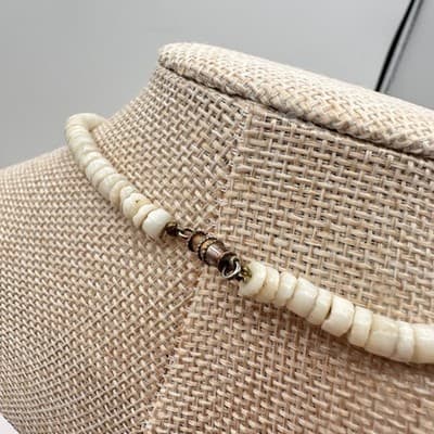 Vintage 90s Fetish Heishi Bird Necklace White Shell Brown Wood Bead Boho Jewelry - Thumbnail 8