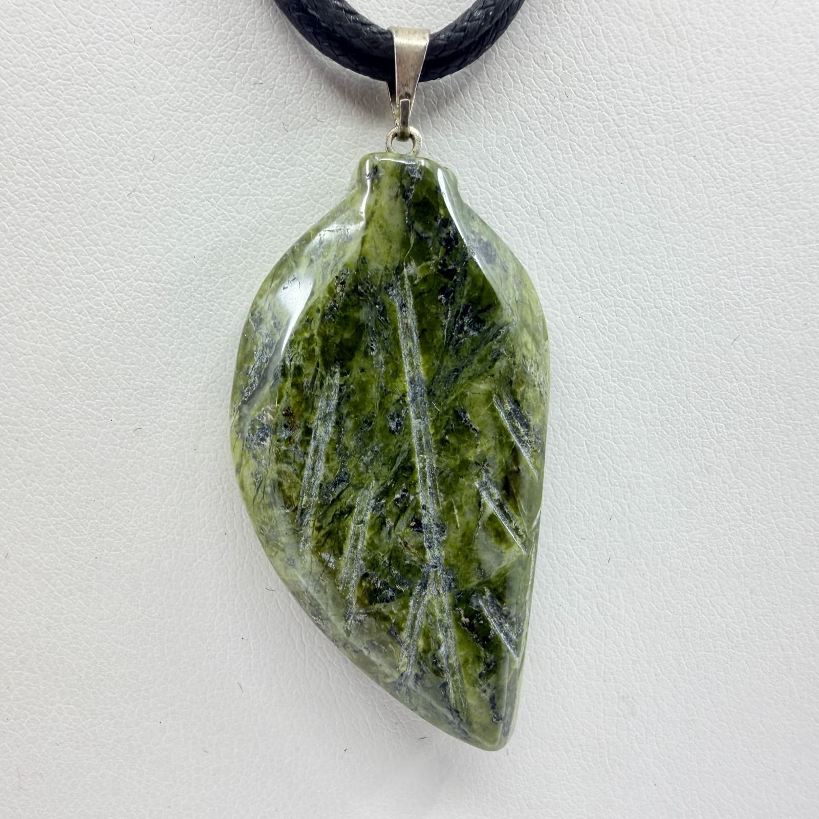 Vintage Green Serpentine Jade Carved Leaf Pendant Black Cord Statement Necklace - Thumbnail 3