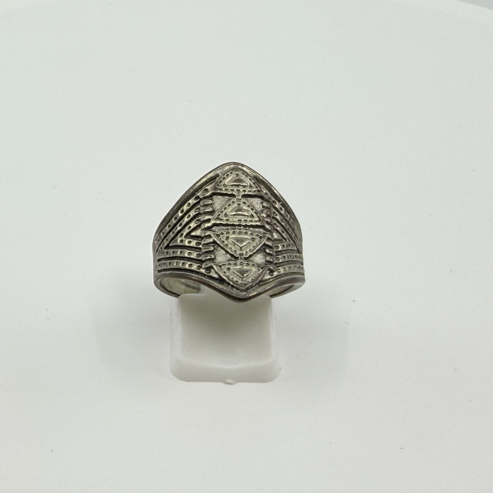 Vintage Southwestern Silver Tone Etched Triangle Shield Statement Ring Boho - Thumbnail 6