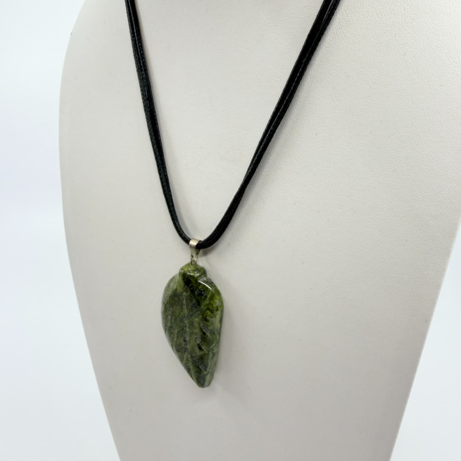 Vintage Green Serpentine Jade Carved Leaf Pendant Black Cord Statement Necklace - Thumbnail 5