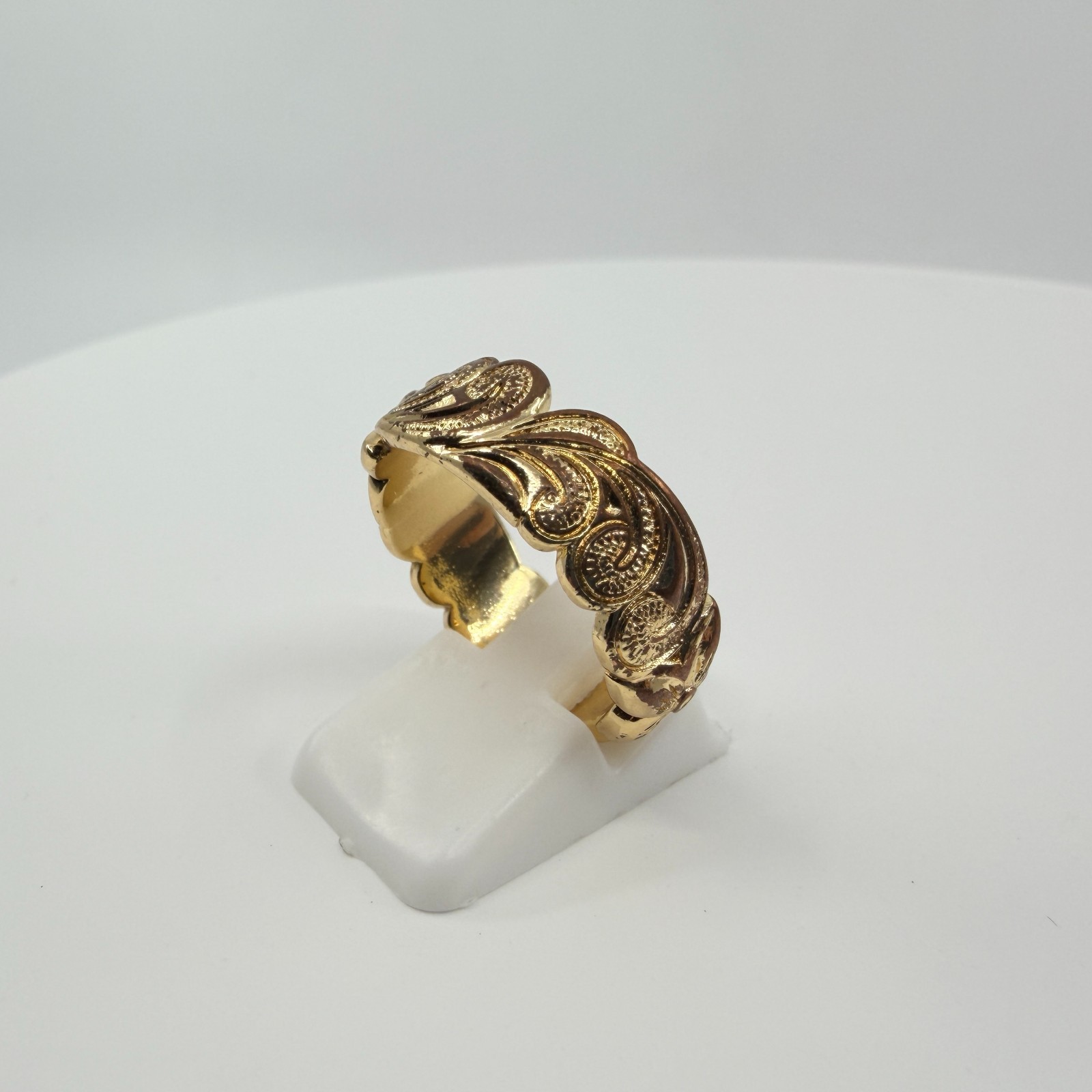 Vintage Gold Tone Etched Paisley Swirl Band Statement Ring Retro Size 9 Classic - Thumbnail 3