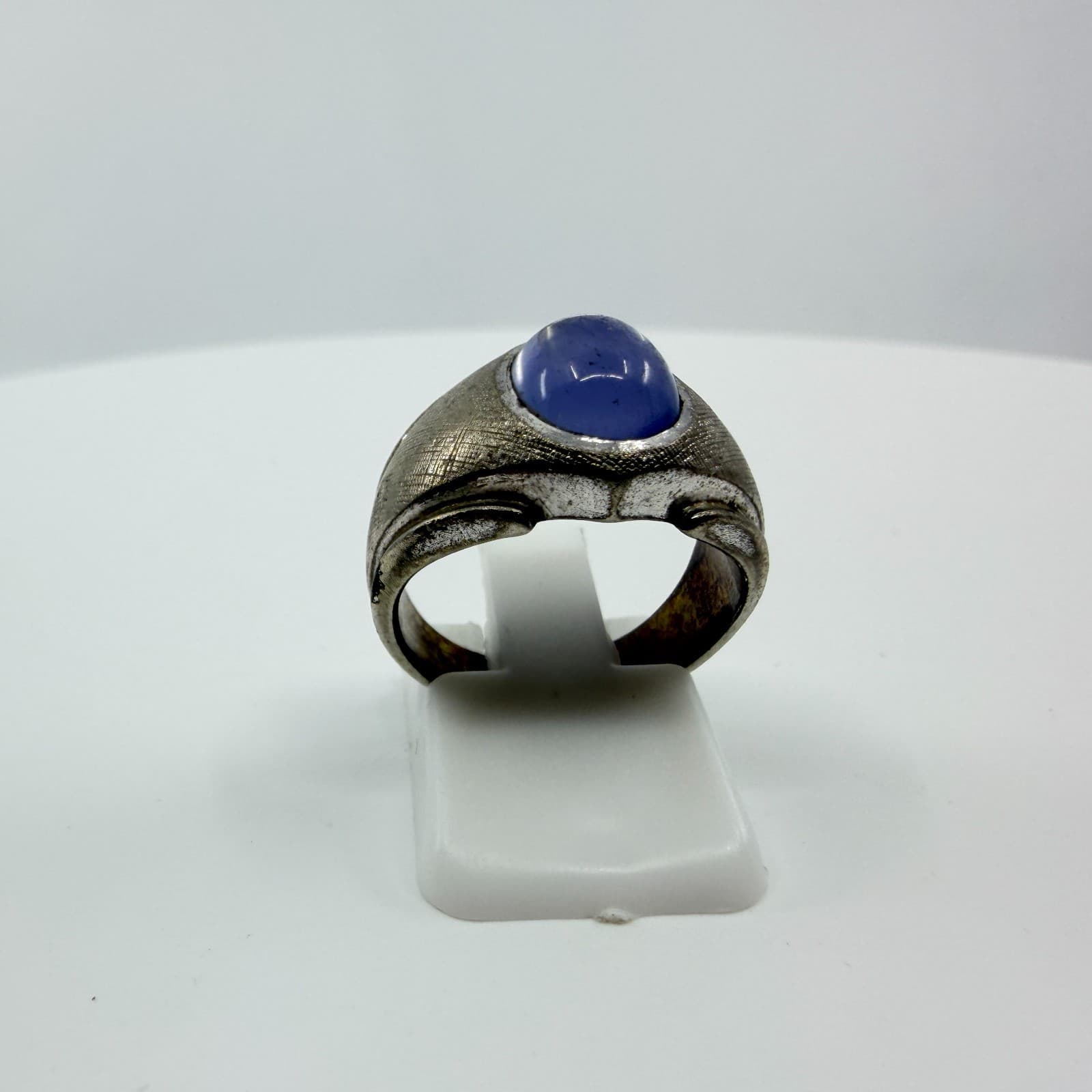 Vintage Brutalist Men's Signet Ring Silver Tone Blue Cabochon Textured Band - Thumbnail 3