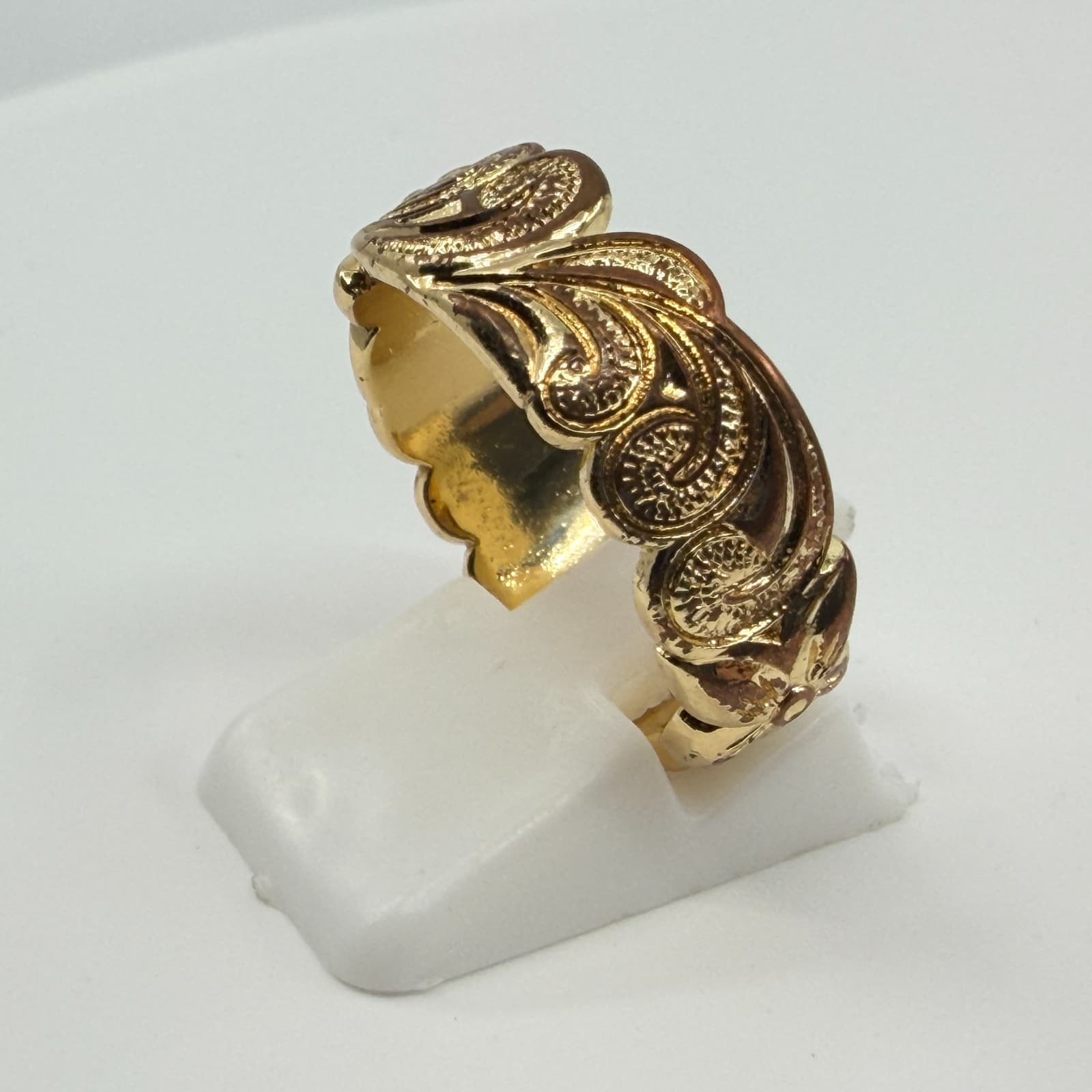 Vintage Gold Tone Etched Paisley Swirl Band Statement Ring Retro Size 9 Classic - Thumbnail 5