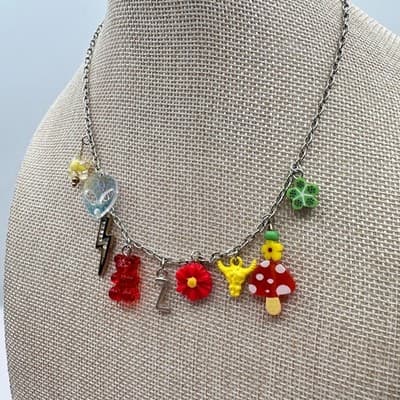 Vintage 90s Kitsch Charm Silver Tone Necklace Women's Classic Fashion Jewelry - Thumbnail 6
