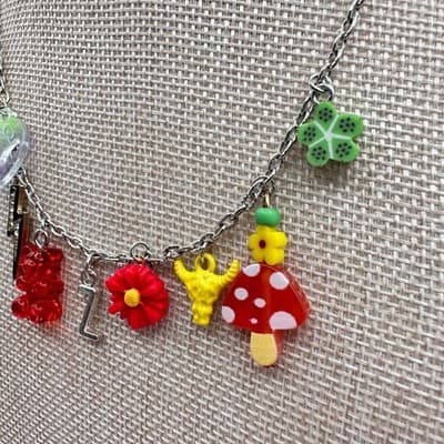 Vintage 90s Kitsch Charm Silver Tone Necklace Women's Classic Fashion Jewelry - Thumbnail 5