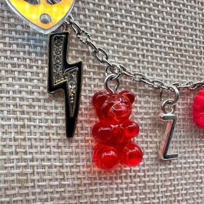 Vintage 90s Kitsch Charm Silver Tone Necklace Women's Classic Fashion Jewelry - Thumbnail 4